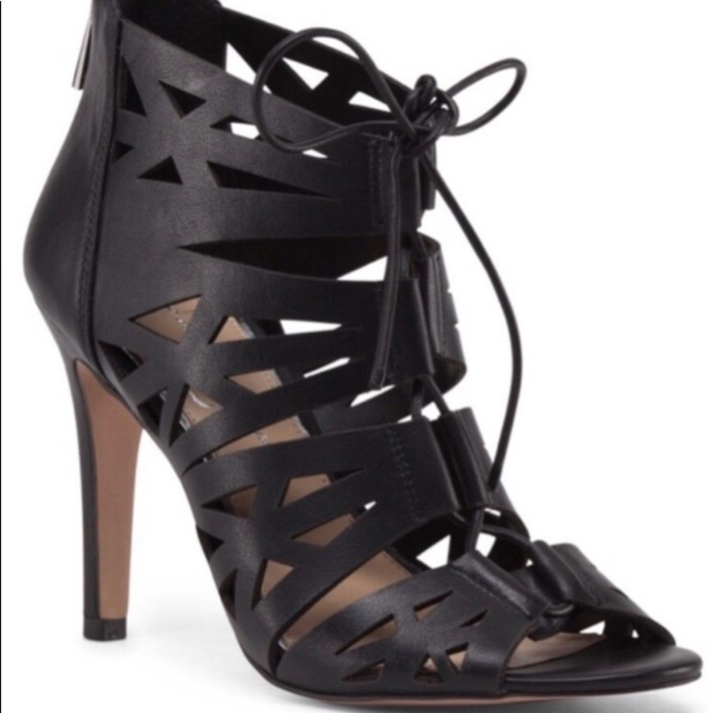 Jessica Simpson laser cut heels size 7M